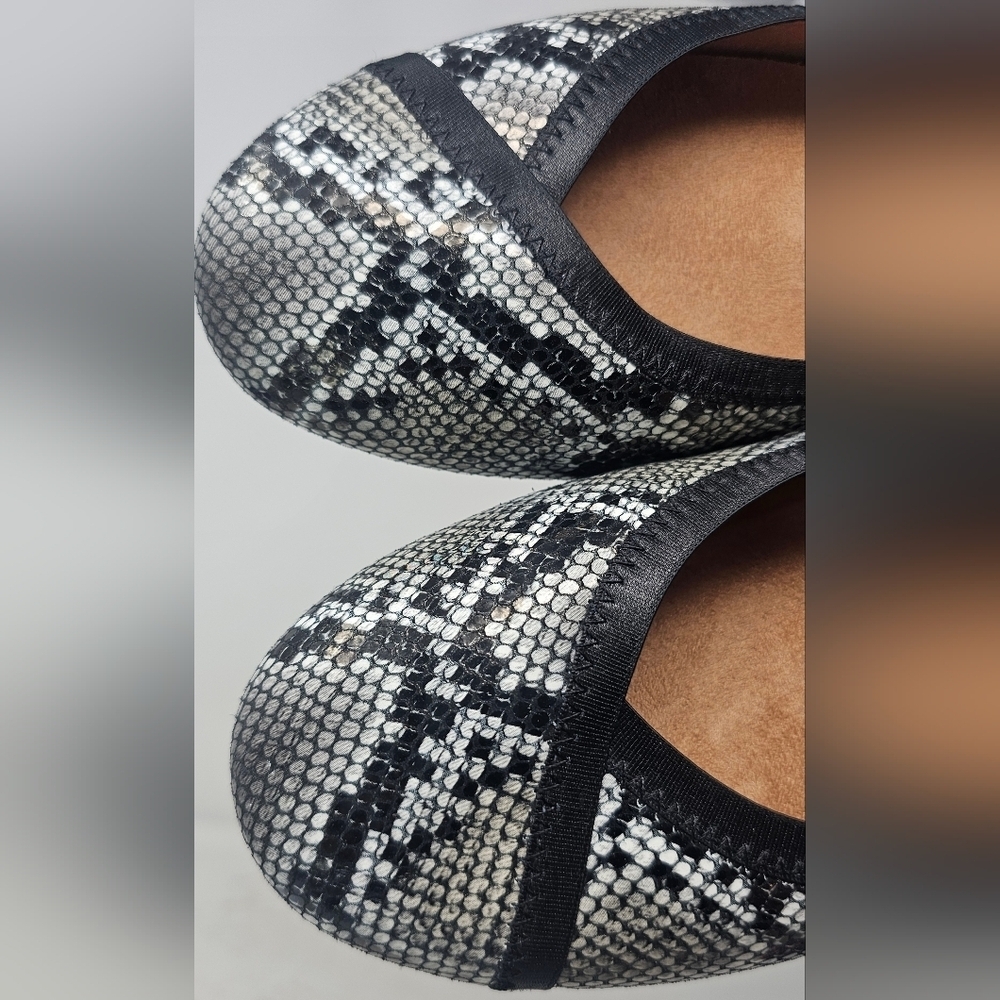 Vionic Women's Carrol Multicolor Snake Print Leather Slip On Ballet Flats Sz 8W - Picture 2 of 11